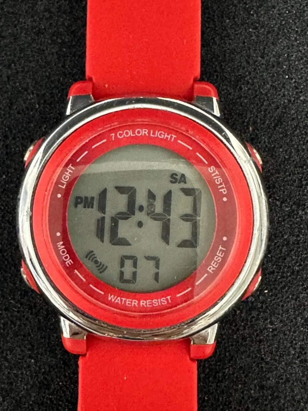 Skmei Womens Digital Watch Silver Tone Red Backlight Round New Battery 8.5
